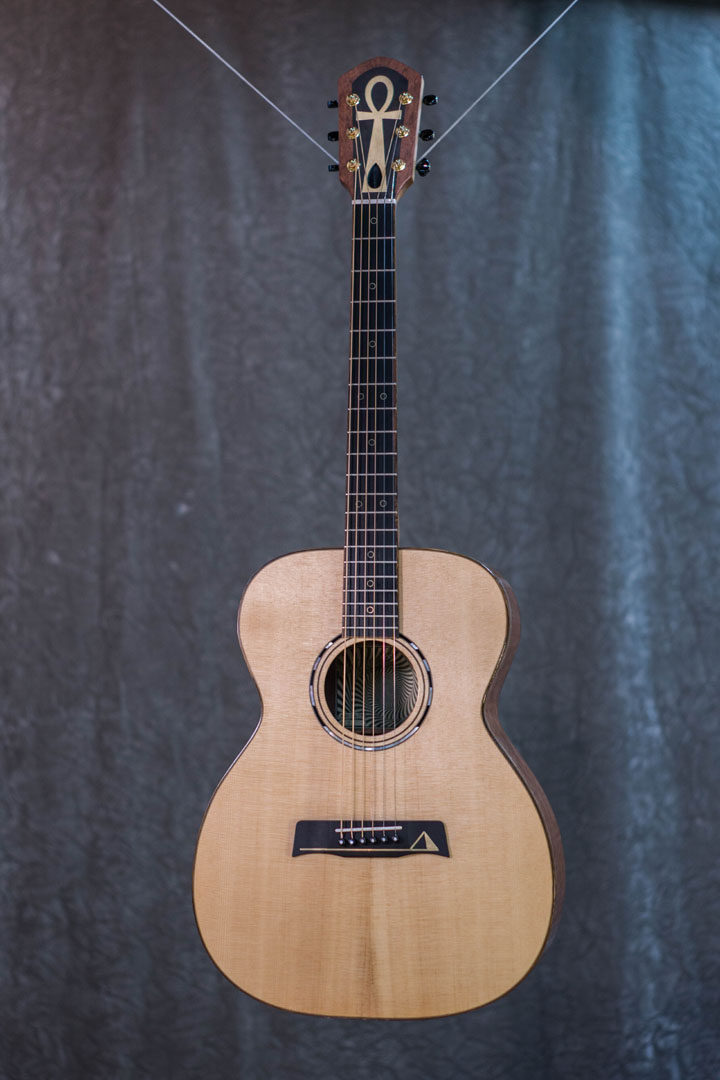 roberto venn student guitarAcousticFinals 29 Fall 2018