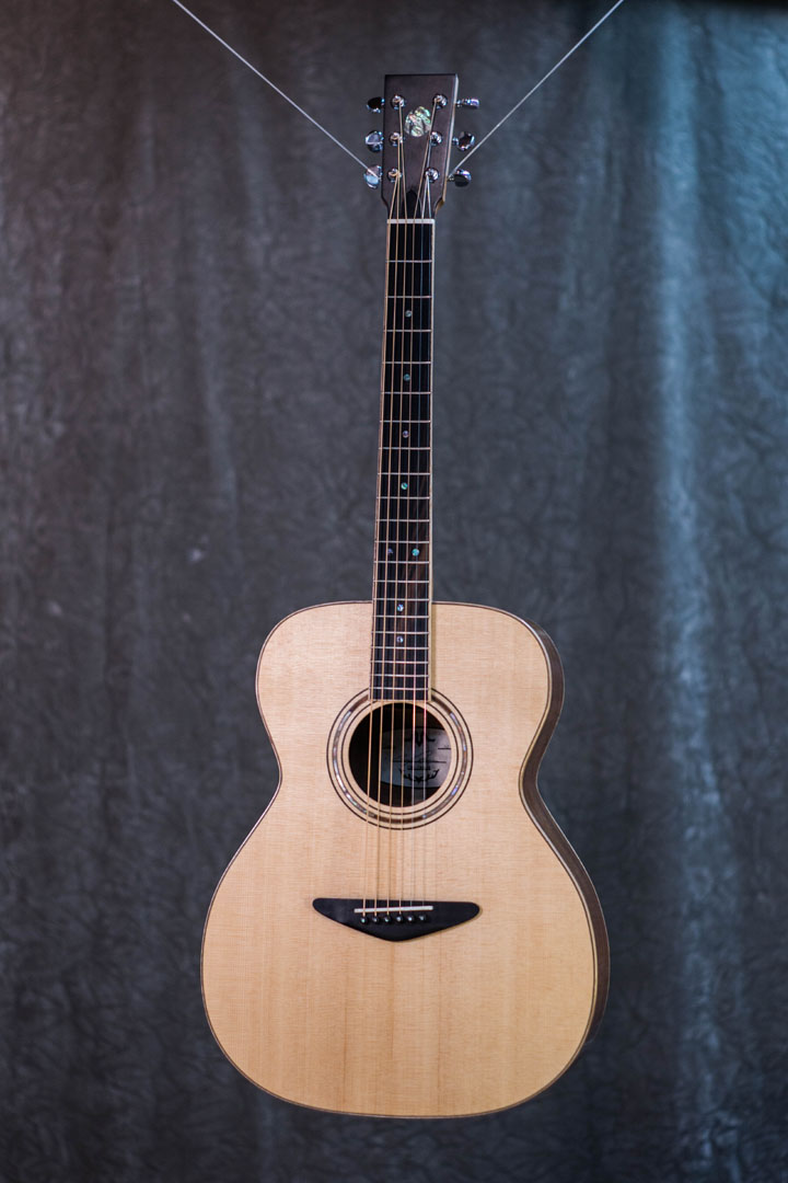 roberto venn student guitarAcousticFinals 3 Fall 2018