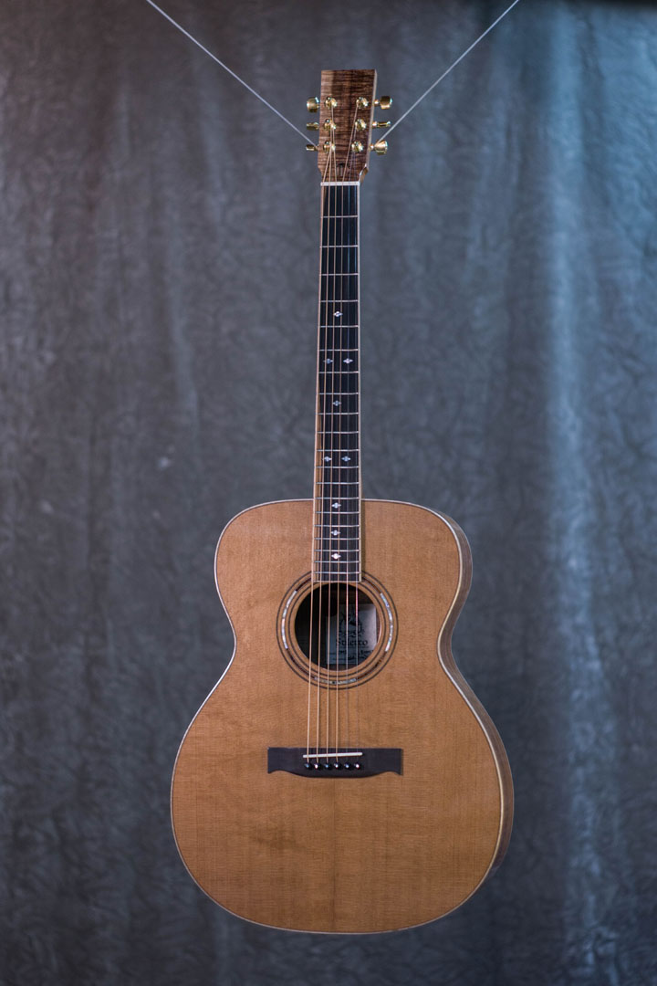 roberto venn student guitarAcousticFinals 31 Fall 2018