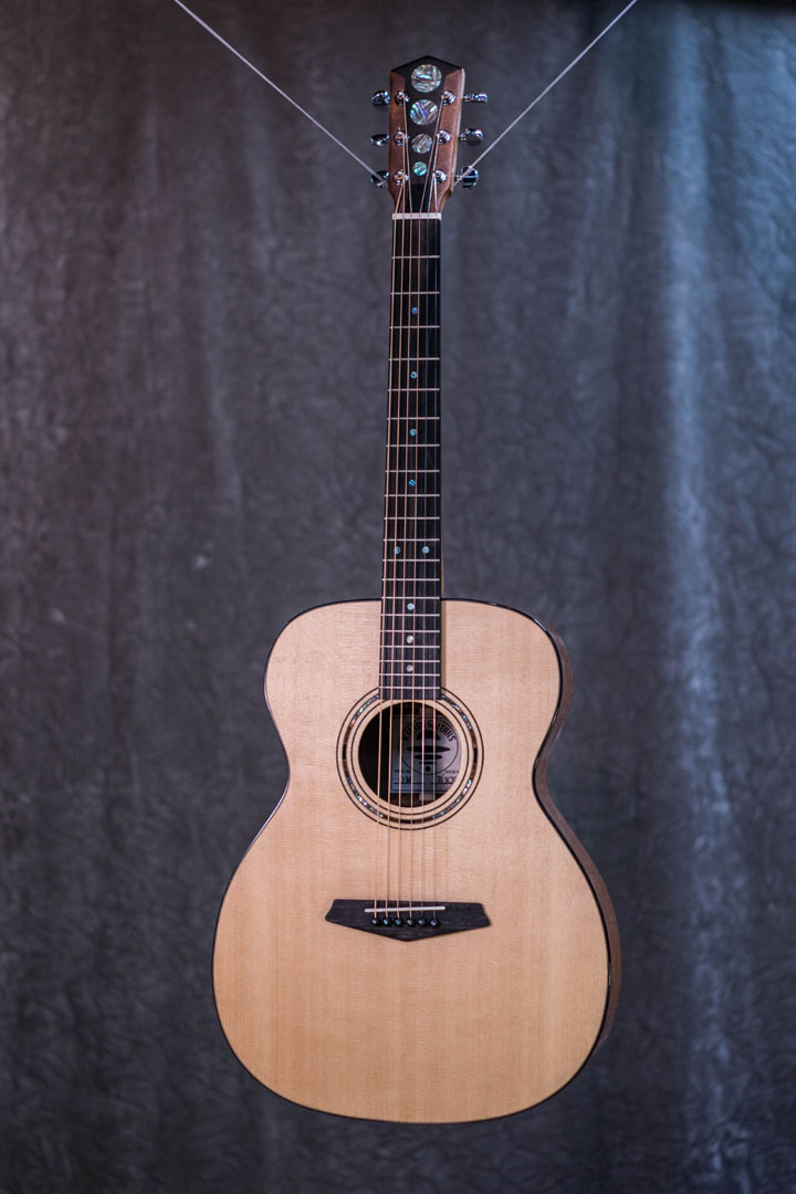 roberto venn student guitarAcousticFinals 35 Fall 2018