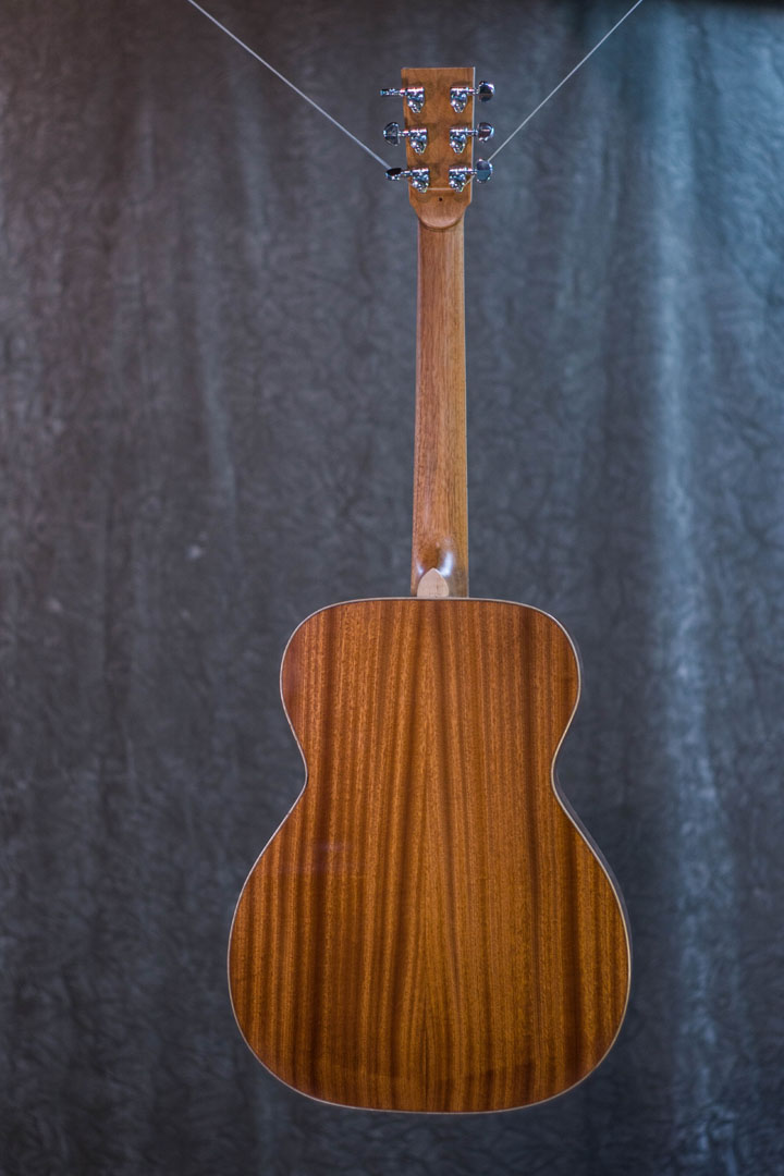 roberto venn student guitarAcousticFinals 4 Fall 2018