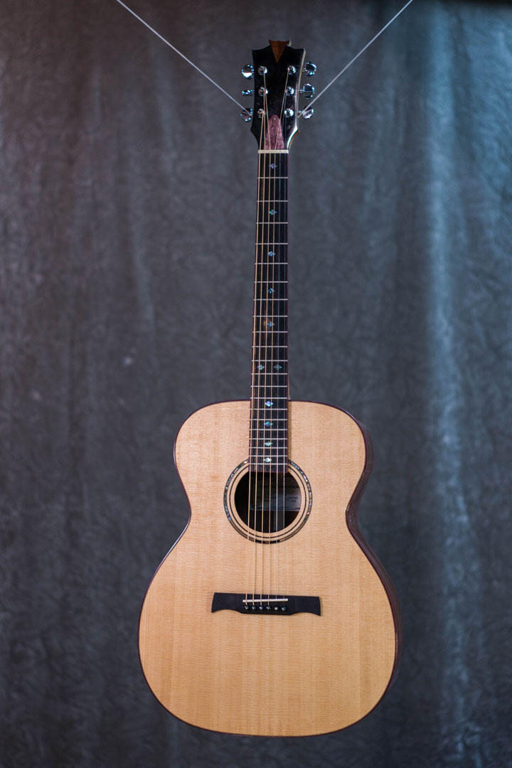 roberto venn student guitarAcousticFinals 5 Fall 2018