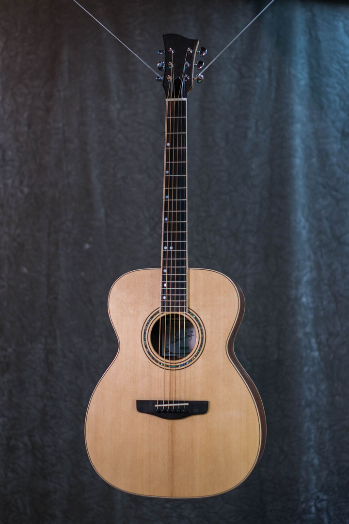 roberto venn student guitarAcousticFinals 9 Fall 2018