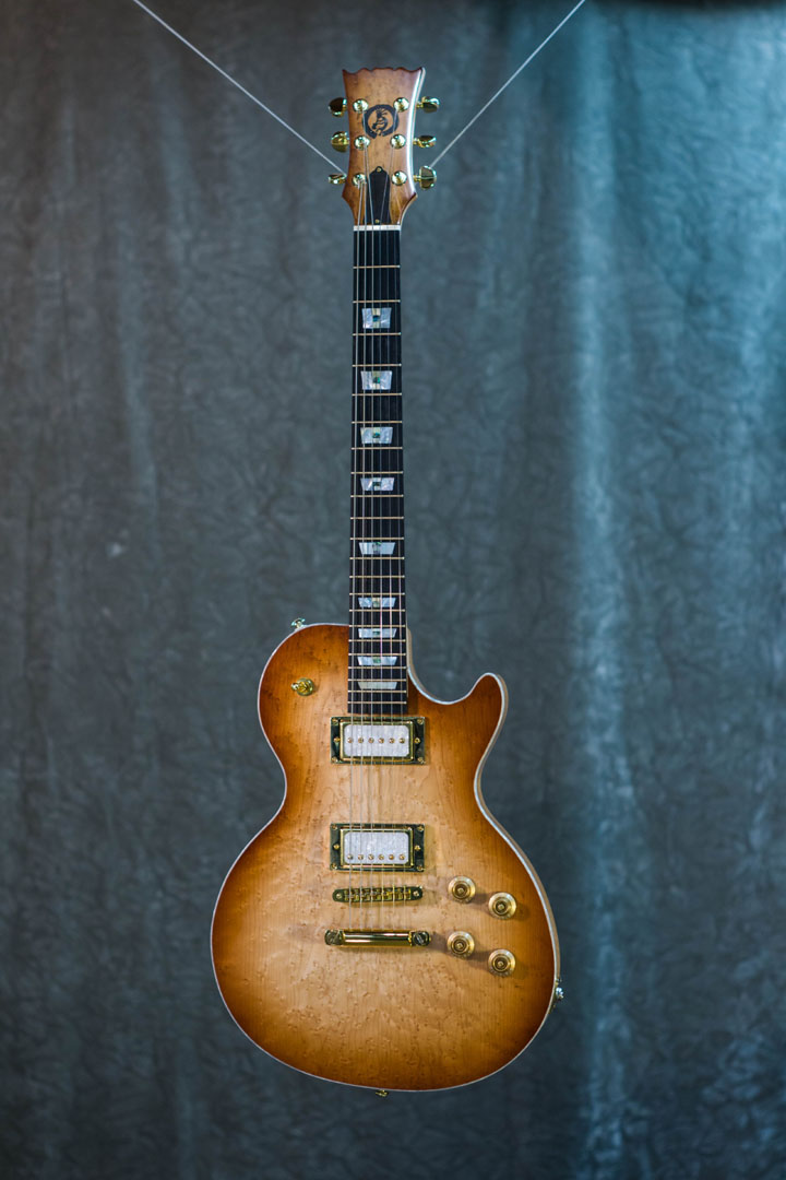 roberto venn student guitarElectricfinal 14 Fall 2018