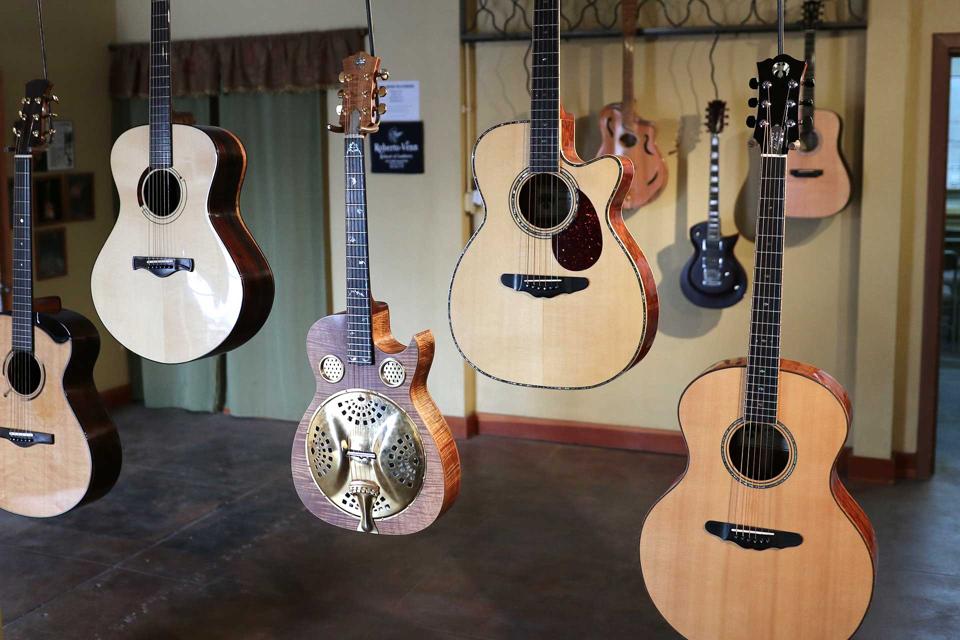 roberto venn student guitars img 1699 Guitar Making and Repair